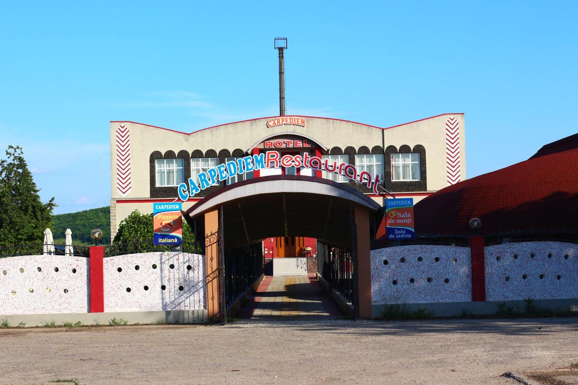 Carpediem Hotel Restaurant Albinetul Vechi Exterior photo